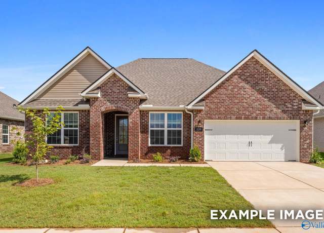 Property at 903 Ronnie Dr SE, Hartselle, AL 35640, 4 beds, 3.5 baths