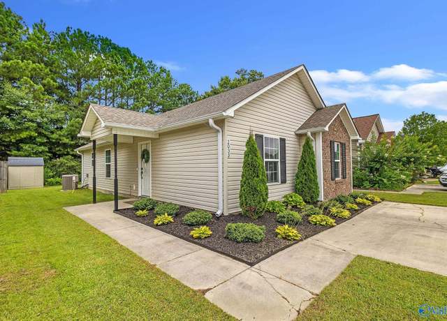 Property at 2033 Adelsheim Cir SW, Cullman, AL 35055, 3 beds, 2 baths