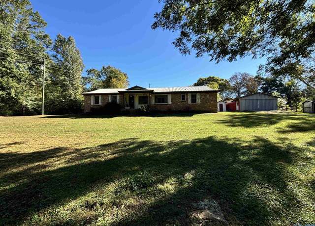 Property at 1231 Brown Rd, Boaz, AL 35957, 3 beds, 2 baths