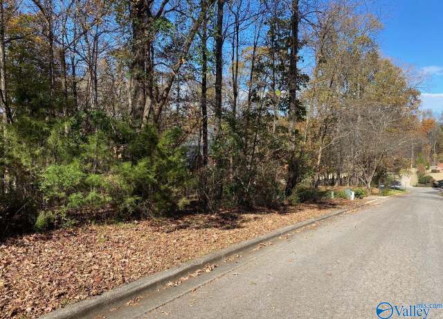 Property at 103 Oak Shadow St, Russellville, AL 35653
