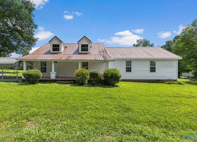 Property at 10400 County Road 92, Rogersville, AL 35652, 3 beds, 2.5 baths