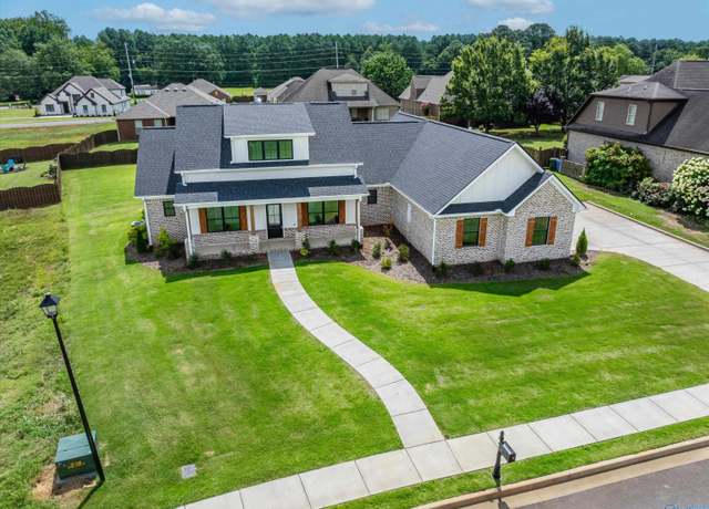 Property at 17558 Windermere Dr, Athens, AL 35611, 5 beds, 3 baths