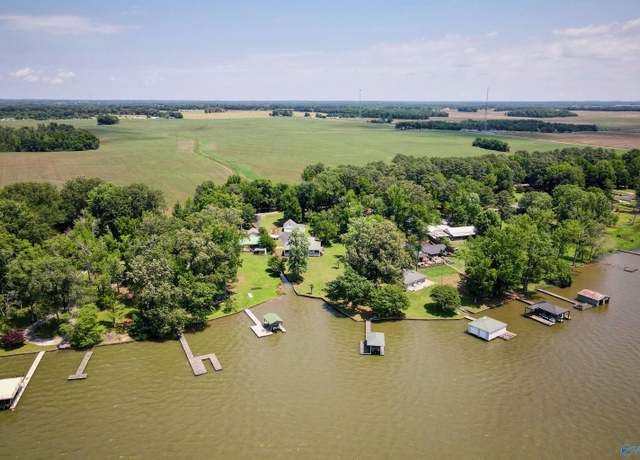 Property at 10576 Paradise Shores Rd, Athens, AL 35611, 3 beds, 2.5 baths
