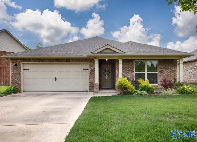 Property at 104 Summer Pointe Ln, Madison, AL 35757, 3 beds, 2 baths