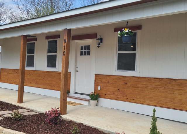 Property at 910 Parklane St NW, Huntsville, AL 35816, 2 beds, 2 baths