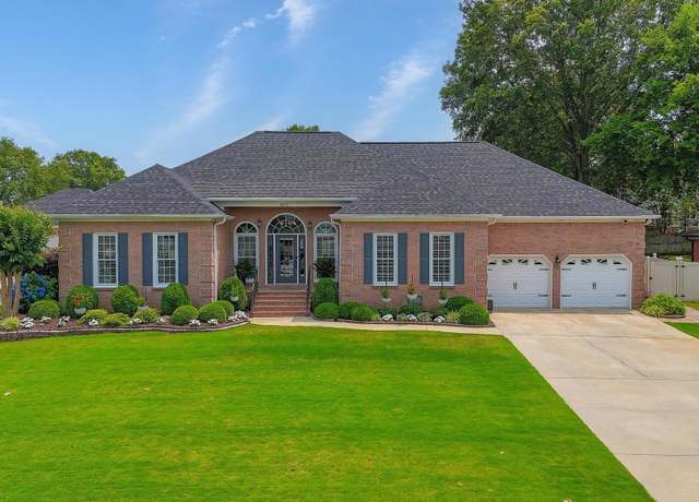 Property at 1405 Cedarhurst Ct, Decatur, AL 35603, 4 beds, 2 baths