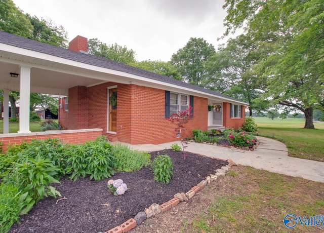 Property at 569 County Road 119, Rogersville, AL 35645, 3 beds, 2 baths