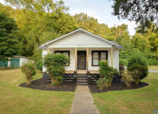 Property at 202 Minniehaha, Florence, AL 35630, 2 beds, 1 bath