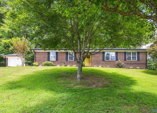 Property at 4233 Kimberly Dr, Guntersville, AL 35976, 3 beds, 1.5 baths
