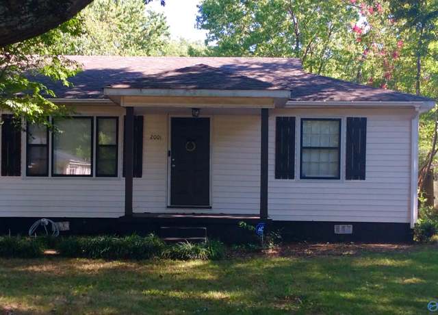 Property at 2001 10th St SE, Decatur, AL 35601, 2 beds, 1 bath