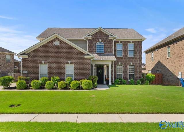 Property at 15213 Lakeside Trl SW, Huntsville, AL 35803, 4 beds, 2.5 baths