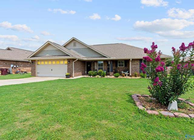 Property at 28165 Nuke Whitt Ln, Ardmore, AL 35739, 3 beds, 2 baths
