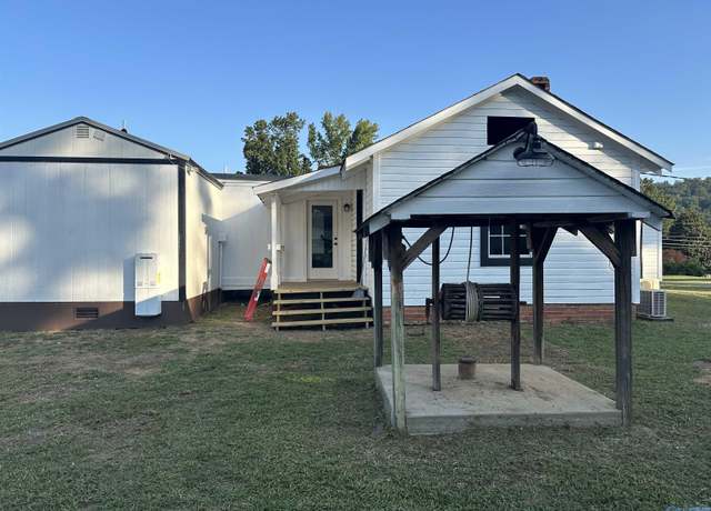 Property at 600 Valley Dr, Attalla, AL 35954, 2 beds, 1 bath