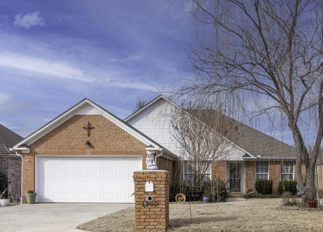 Property at 1305 Berrivine Dr, Hartselle, AL 35640, 3 beds, 2 baths
