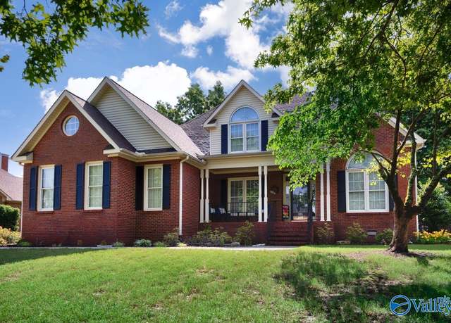 Property at 412 Clydebank Dr, Madison, AL 35758, 4 beds, 3 baths