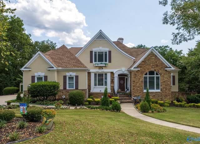 Property at 709 Tannahill Dr SE, Huntsville, AL 35802, 5 beds, 3.5 baths