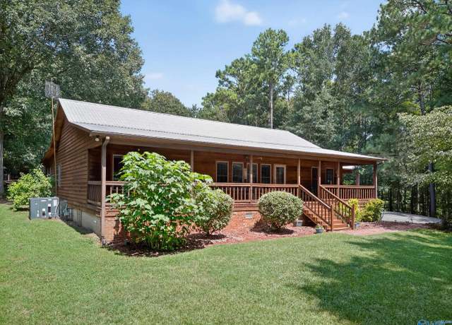 Property at 5914 Alabama Highway 79 S, Guntersville, AL 35976, 3 beds, 2.5 baths