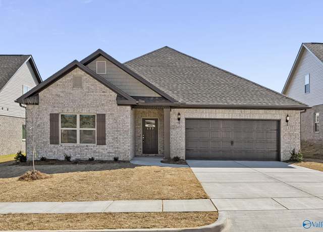 Property at 177 Pennington Ave, Huntsville, AL 35811, 3 beds, 2 baths
