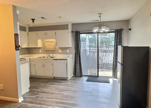Property at 2225 Golf Rd SW #520, Huntsville, AL 35802, 1 bed, 1 bath