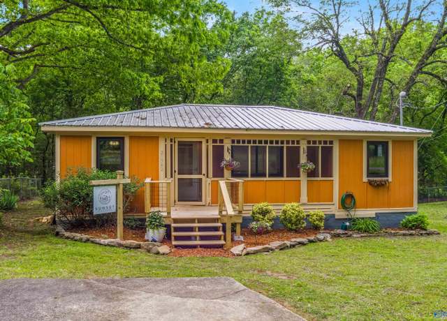 Property at 21342 Scenic Dr N, Mentone, AL 35984, 3 beds, 1 bath