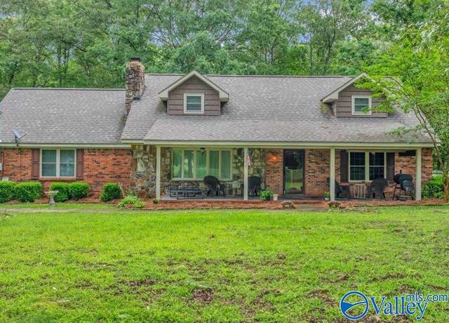 Property at 140 Johnson Ave, Boaz, AL 35956, 4 beds, 2 baths