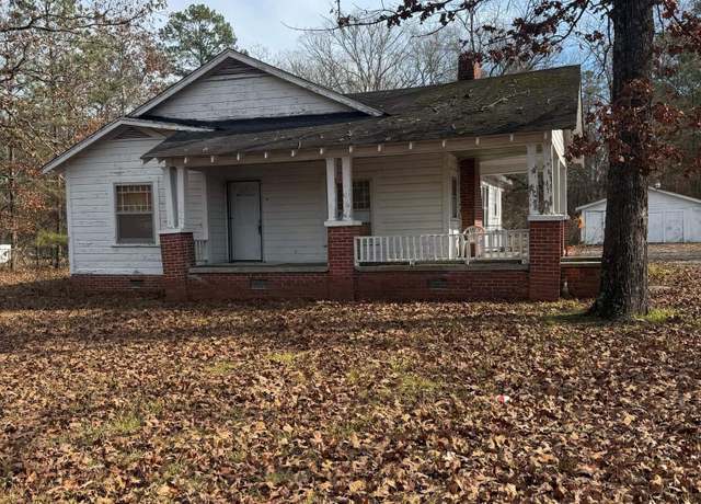 Property at 713 Hooks Lake Rd, Gadsden, AL 35901, 3 beds, 1 bath