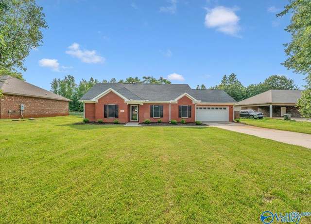 Property at 108 White Willow Ct, Hazel Green, AL 35750, 3 beds, 2 baths