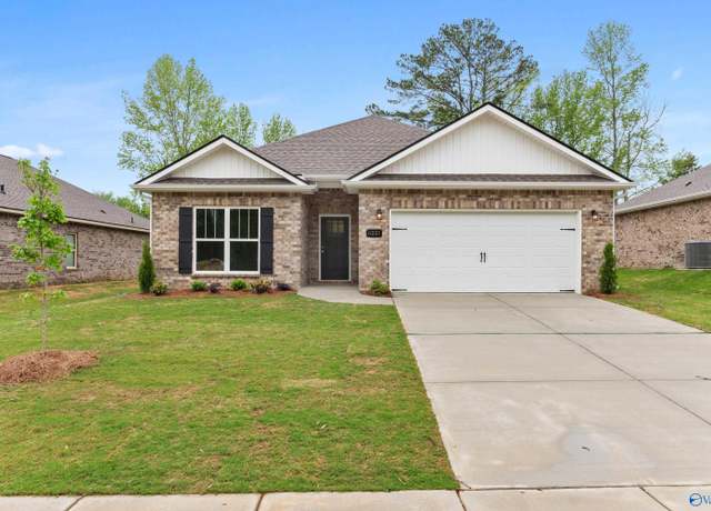 Property at 6235 Pisgah Dr NW, Huntsville, AL 35810, 4 beds, 3 baths