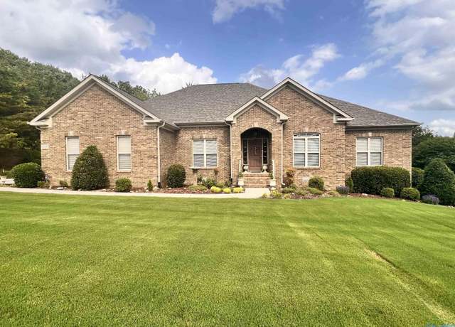 Property at 2701 Arbor Oak Dr SE, Owens Cross Roads, AL 35763, 3 beds, 2 baths