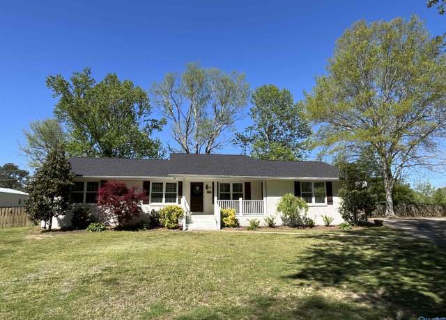 Property at 437 Hart Ct, Arab, AL 35016, 4 beds, 2 baths
