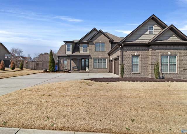 Property at 22749 Bluffview Dr, Athens, AL 35613, 4 beds, 3 baths