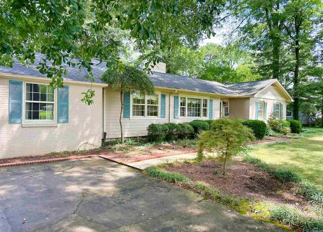 Property at 2014 Eastmeade Ave, Decatur, AL 35601, 4 beds, 3 baths