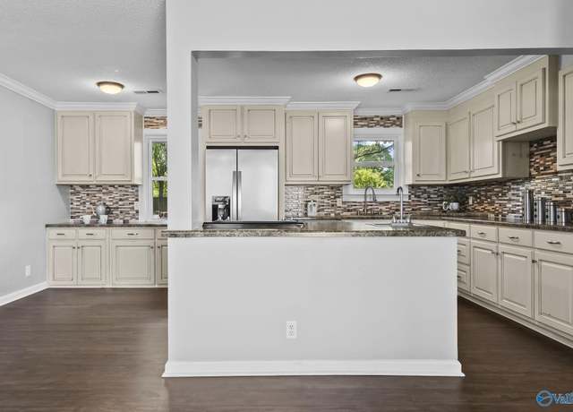 Property at 196 Joe Quick Rd, Hazel Green, AL 35750, 3 beds, 2 baths