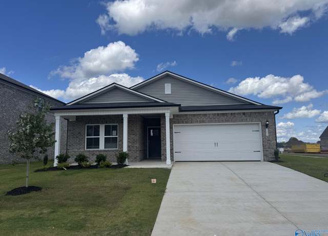 Property at 102 Wilcot Rd, Meridianville, AL 35759, 4 beds, 3 baths