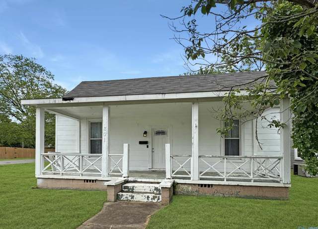 Property at 801 Halsey Ave, Huntsville, AL 35801, 2 beds, 1.5 baths