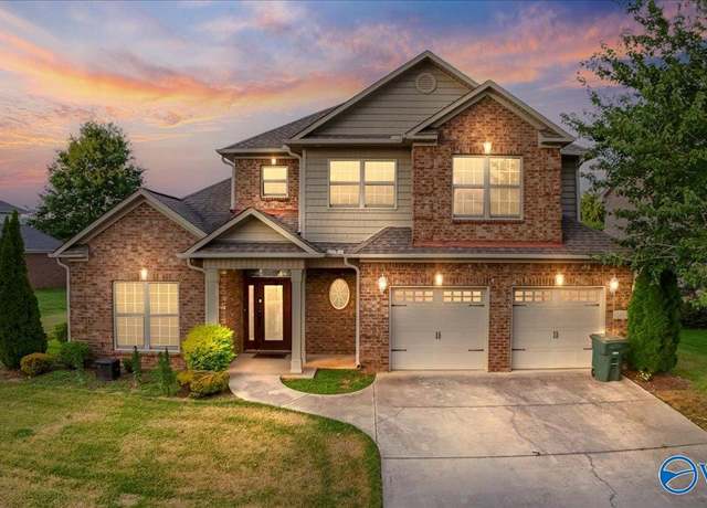 Property at 15101 Lakeside Trl SW, Huntsville, AL 35803, 4 beds, 3.5 baths