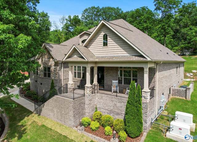 Property at 1268 Dug Hill Rd, Brownsboro, AL 35741, 4 beds, 4 baths