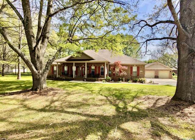 Property at 132 Graves Rd, Meridianville, AL 35759, 5 beds, 3.5 baths