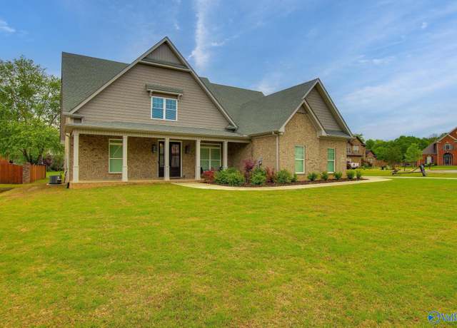 Property at 2028 Sarah Ln, Decatur, AL 35603, 3 beds, 3.5 baths
