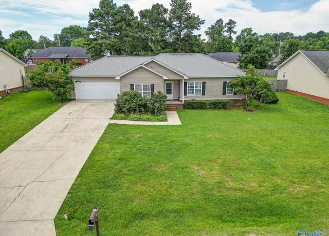 Property at 215 Shaw St, Albertville, AL 35950, 3 beds, 2 baths