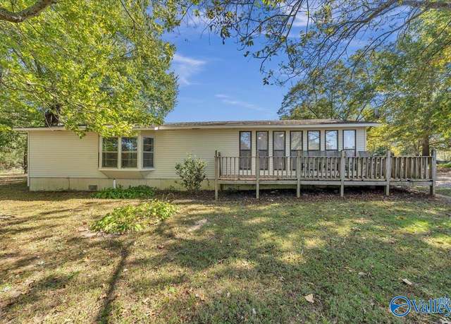 Property at 1527 Butter And Egg Rd, Hazel Green, AL 35750, 3 beds, 0.5 baths