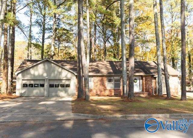 Property at 3419 Tanglewood Dr, Decatur, AL 35603, 3 beds, 2 baths