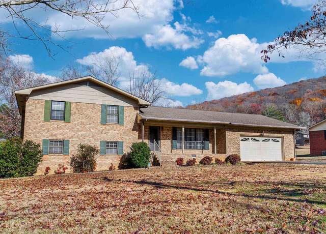 Property at 401 38th St NE, Fort Payne, AL 35967, 3 beds, 2 baths