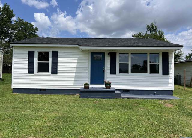 Property at 106 Coffman Cir, Athens, AL 35611, 2 beds, 1 bath