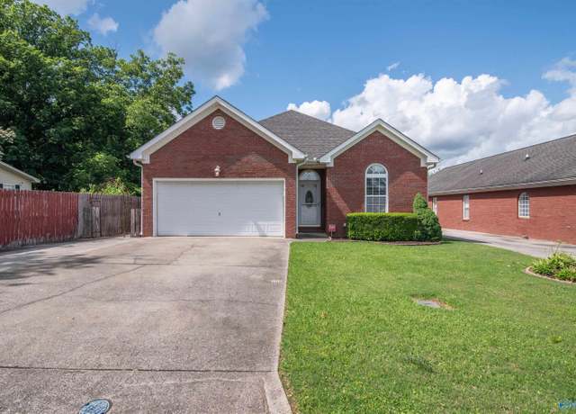 Property at 749 Martin St SW, Hartselle, AL 35640, 3 beds, 2 baths