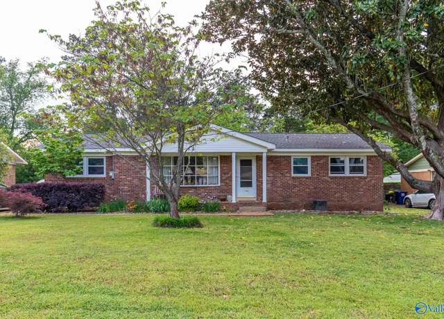 Property at 11310 Maplecrest Dr SE, Huntsville, AL 35803, 3 beds, 2 baths