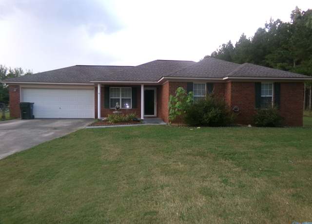 Property at 321 Shady Ln, Hazel Green, AL 35750, 3 beds, 2 baths