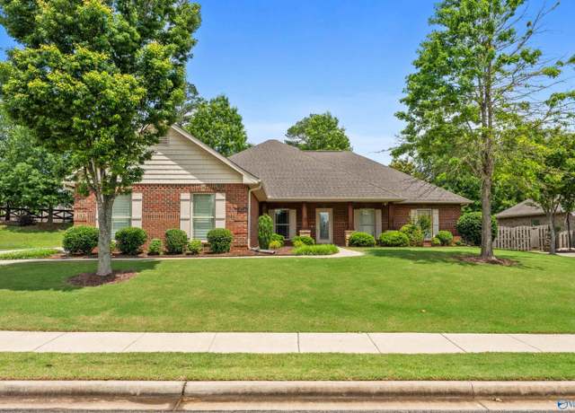 Property at 102 Maplebrook Dr, Madison, AL 35756, 3 beds, 2 baths