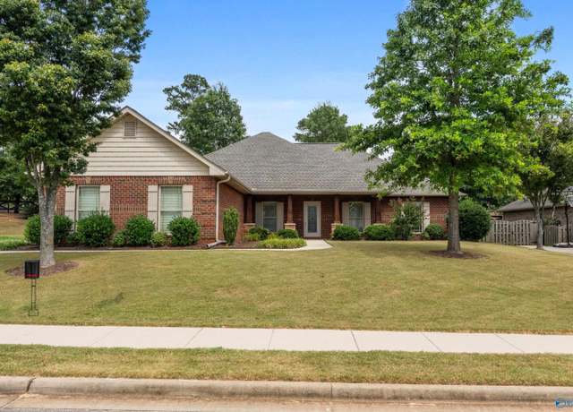 Property at 102 Maplebrook Dr, Madison, AL 35756, 3 beds, 2 baths