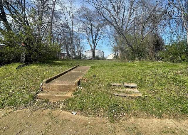 Property at 1016 Moulton St E, Decatur, AL 35601